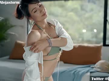 girl
        alejastorm cam image #2912977