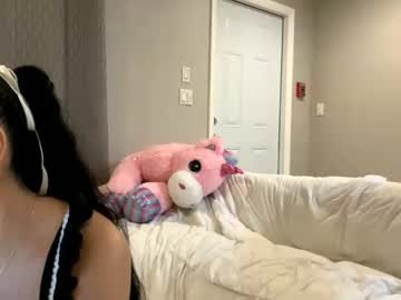 girl
        dreamy_gabriella01 cam image #5457439