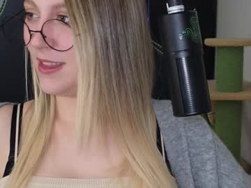 girl
        alexa_dream cam image #4343570