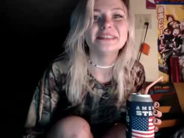 girl
        kipsy420 cam image #393698