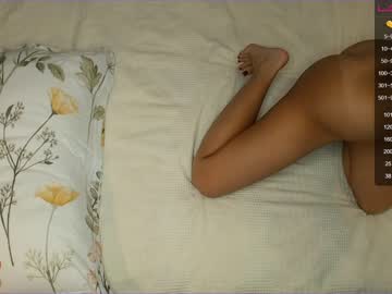 girl
        loonyko cam image #666952