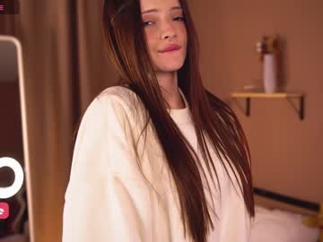 girl
        bellacle cam image #4166255