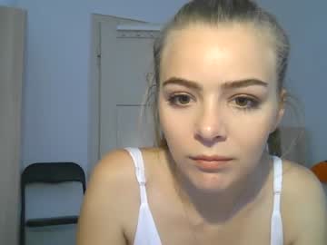 girl
        inocent_student17 cam image #2118083