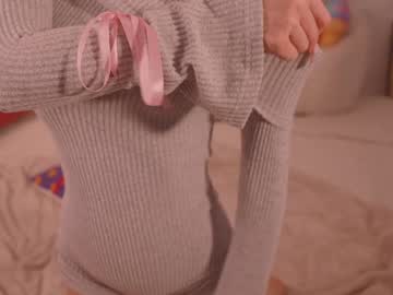 girl
        bunnydollstella cam image #5277571