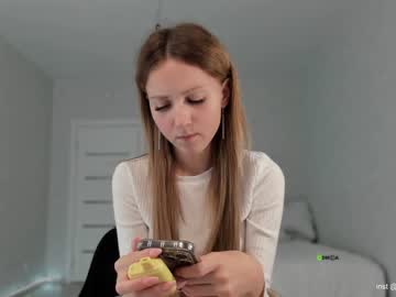 girl
        tadammary cam image #2279155