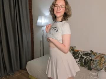 girl
        alice_dexter cam image #4422104