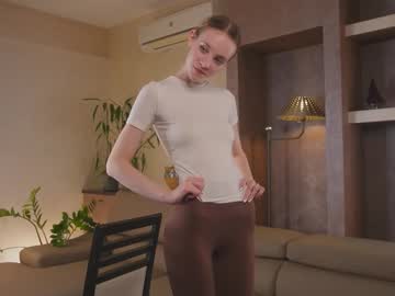 girl
        sunnivaharder cam image #6438976