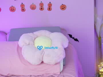 girl
        little_effy18_ cam image #5363326