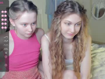 couple
        _hollydolly_ cam image #3406328