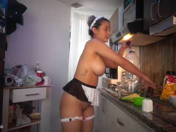 girl
        _lady_di cam image #2359211