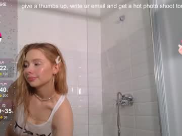 girl
        april_blush cam image #4591200