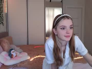 girl
        cyberslime cam image #2694999