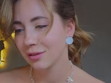 girl
        emmi_rosee cam image #6071256