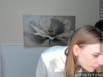 girl
        fannycullimore cam image #3749646