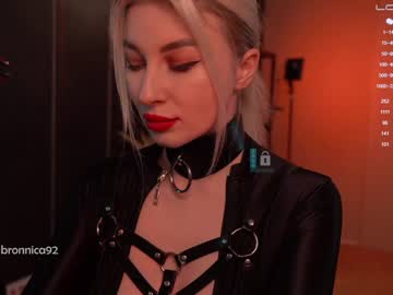 girl
        bronnica cam image #369938