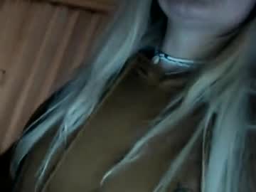 girl
        kipsy420 cam image #6129446