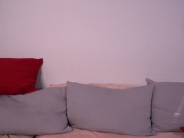 girl
        toxl cam image #2022551