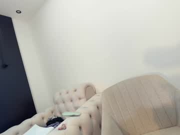 girl
        ehotlovea cam image #5801215