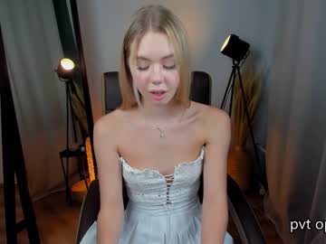 girl
        cassie_palmer cam image #2881420