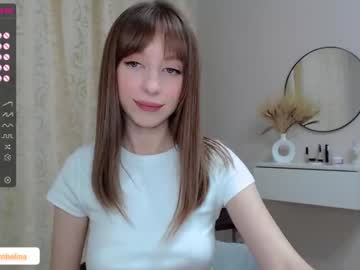 girl
        shy_thumbelina cam image #197526