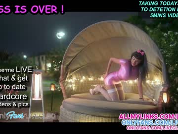 girl
        livecleo cam image #2592708