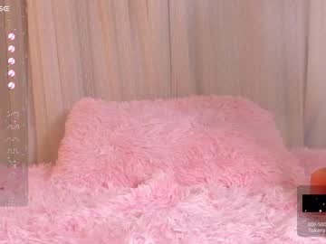 girl
        little_effy18 cam image #4098275