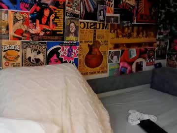 girl
        flirtykitty_ cam image #6147280