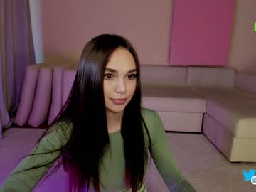 girl
        hollyextra cam image #1734480
