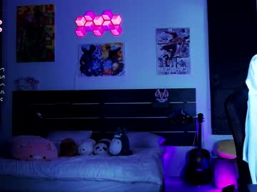 girl
        madnessalise cam image #2524334