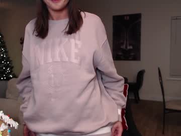 girl
        holihurricane cam image #3144783