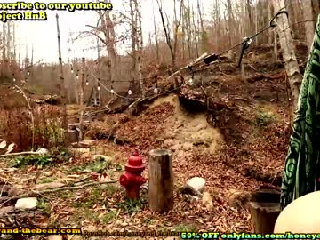 couple
        honeyand_thebear cam image #161929