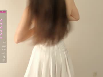 girl
        juliepenningtona cam image #1861317
