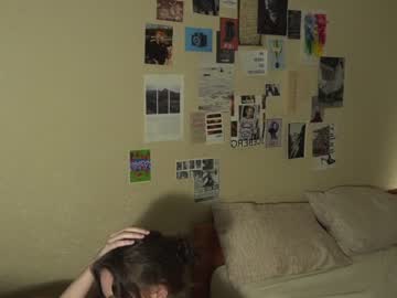 girl
        daisy_mint cam image #1202838
