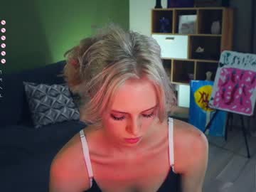girl
        audreycarvin cam image #5082543