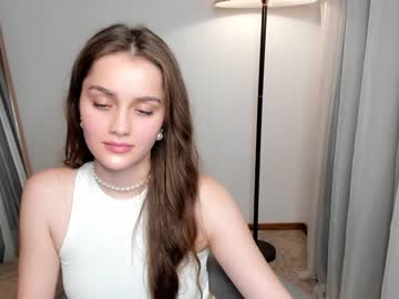 girl
        creammraspberry cam image #2047745