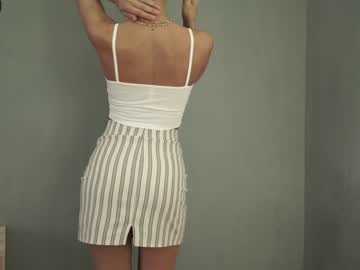 girl
        tessarosse_ cam image #2090399