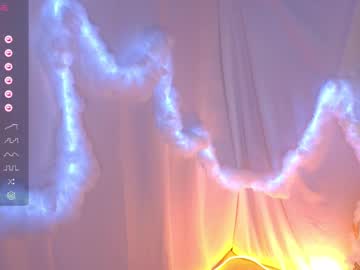 girl
        alisia_spinnet cam image #6157792