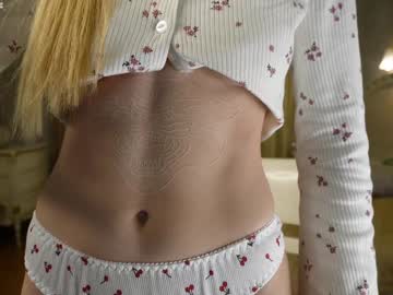 girl
        merylharvison cam image #5582507