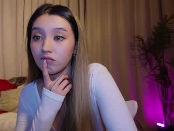 girl
        sarasuo cam image #6438293