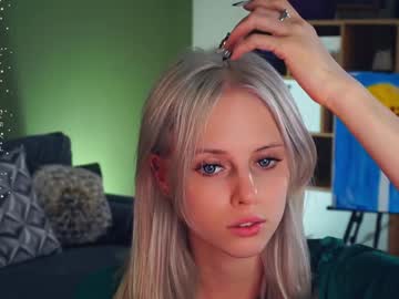 girl
        audreycarvin cam image #5026456