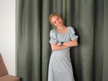 girl
        edwinacornett cam image #4040854