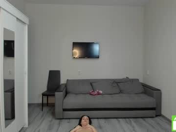 girl
        reilbell cam image #1144743