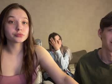 couple
        glockoffrog cam image #6180655