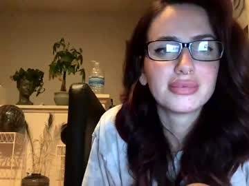 girl
        bri_bearr cam image #2421058