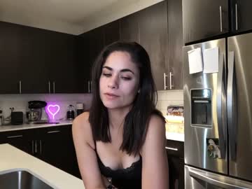 couple
        ari_lovexo cam image #2972618