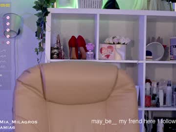 girl
        mia_milagros cam image #372037