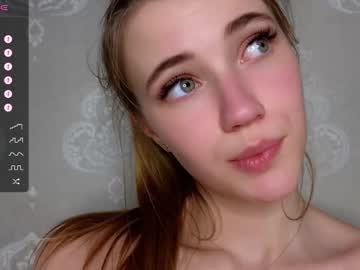 girl
        cute_fox_girl cam image #6316112