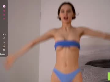 girl
        happynewdear cam image #6427067