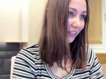girl
        wish_mln cam image #4046487