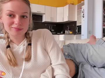 girl
        magic_couple13 cam image #3922639